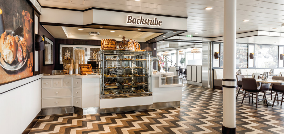 TUI Cruises Mein Schiff 5 Interior Bakery.jpg